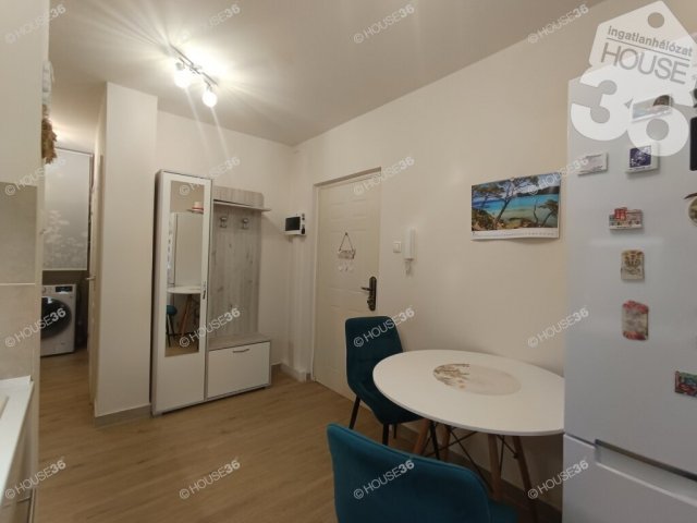 Eladó panellakás, Kecskeméten 58.5 M Ft, 2 szobás