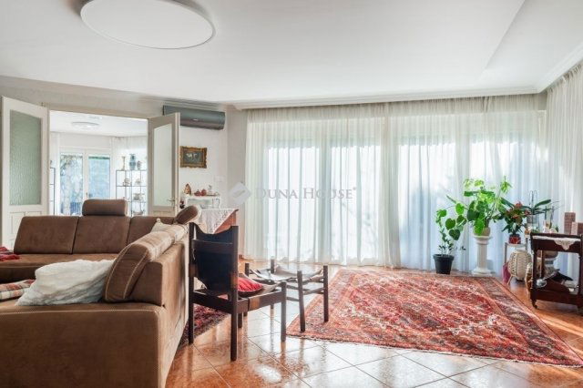 Eladó családi ház, Budapesten, II. kerületben 531.6 M Ft