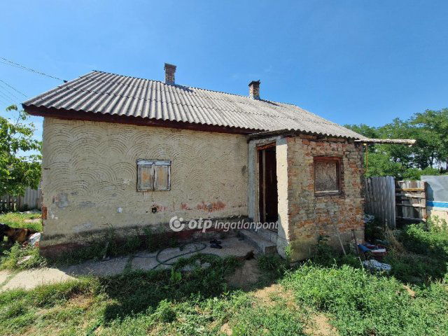 Eladó családi ház, Vámospércsen 8.8 M Ft, 2 szobás