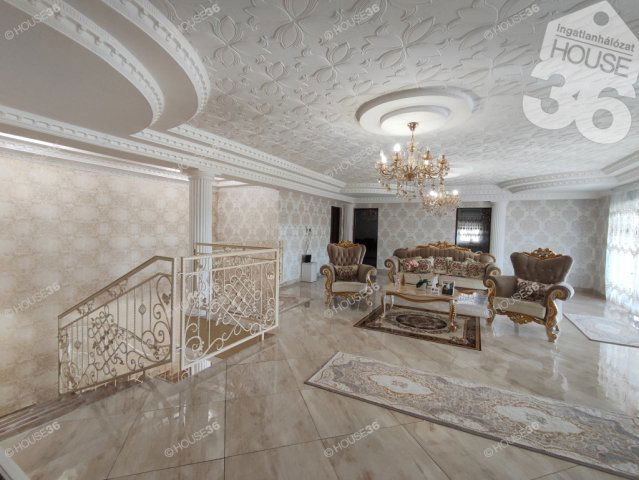 Eladó családi ház, Szolnokon 207.99 M Ft, 7 szobás