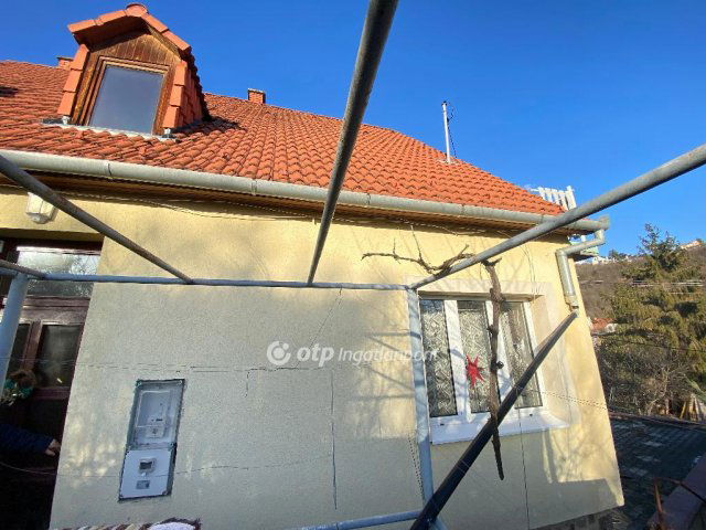 Eladó családi ház, Pécsett 79.901 M Ft, 5 szobás