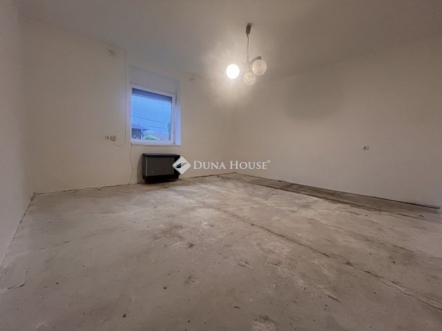 Eladó családi ház, Győrött 38.5 M Ft, 3 szobás