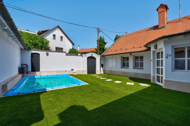 Eladó családi ház, Szentendrén 450 M Ft, 6 szobás