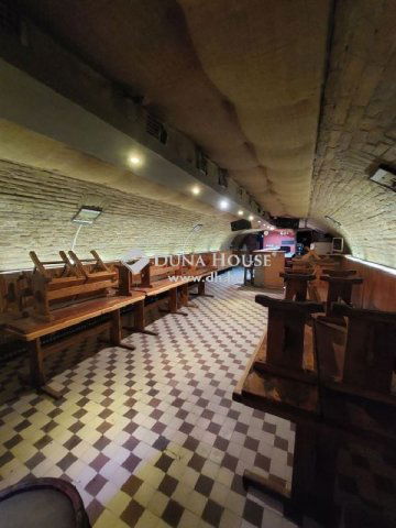 Eladó üzlethelyiség, Baján 20 M Ft / költözzbe.hu