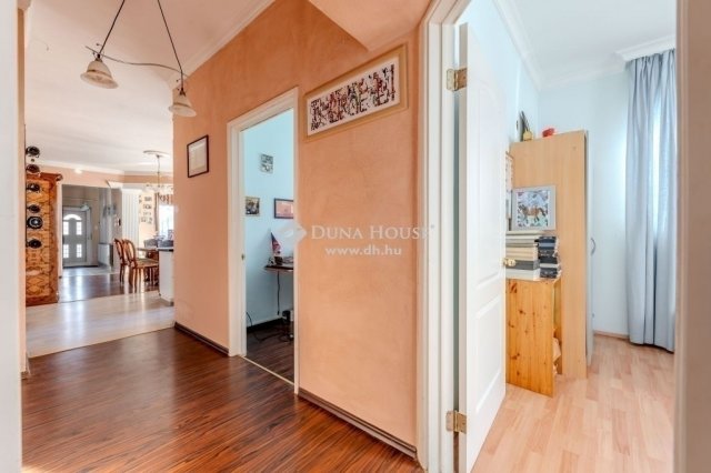 Eladó családi ház, Veresegyházon 157 M Ft, 6 szobás