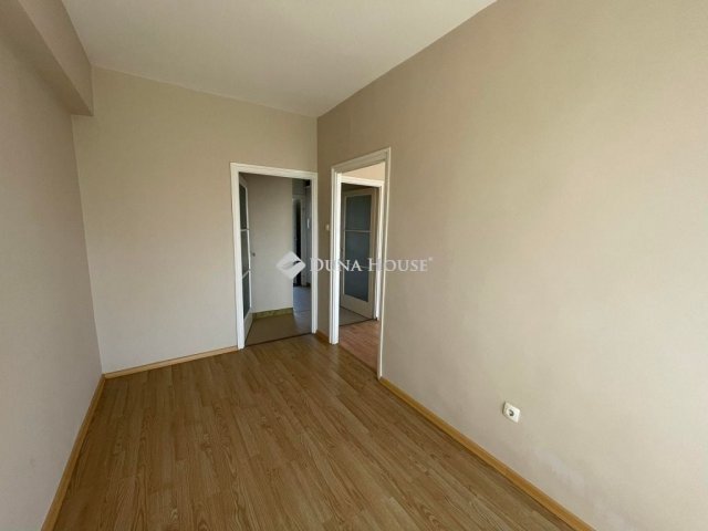 Kiadó panellakás, albérlet, Kecskeméten 150 E Ft / hó, 2 szobás