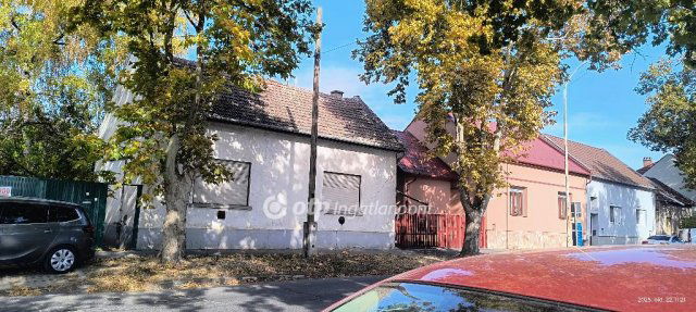 Eladó családi ház, Szolnokon 110 M Ft, 6+1 szobás