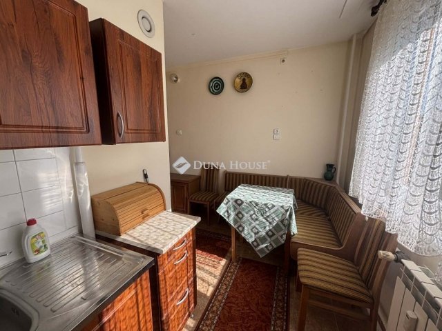 Eladó panellakás, Kecskeméten 44.9 M Ft, 2 szobás