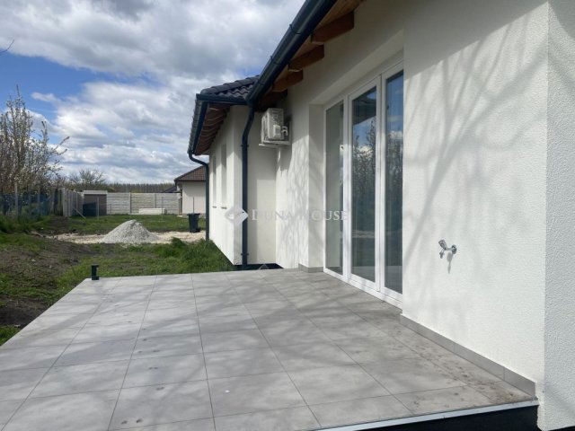 Kiadó ikerház, albérlet, Enesén 300 E Ft / hó, 4 szobás
