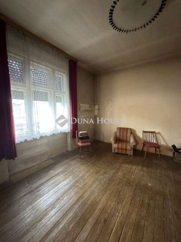 Eladó családi ház, Budapesten, XVIII. kerületben 56 M Ft