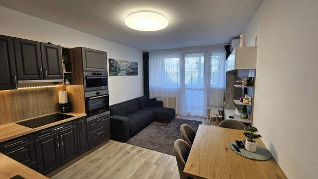 Eladó panellakás, Komlón, Cserma utcában 32.9 M Ft, 2+2 szobás