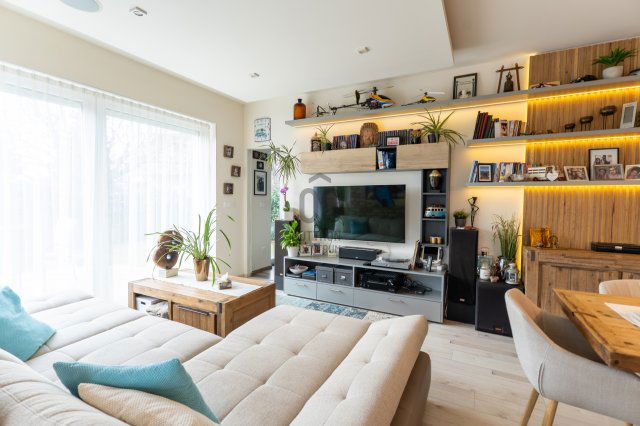 Eladó téglalakás, Érden 113.9 M Ft, 3 szobás