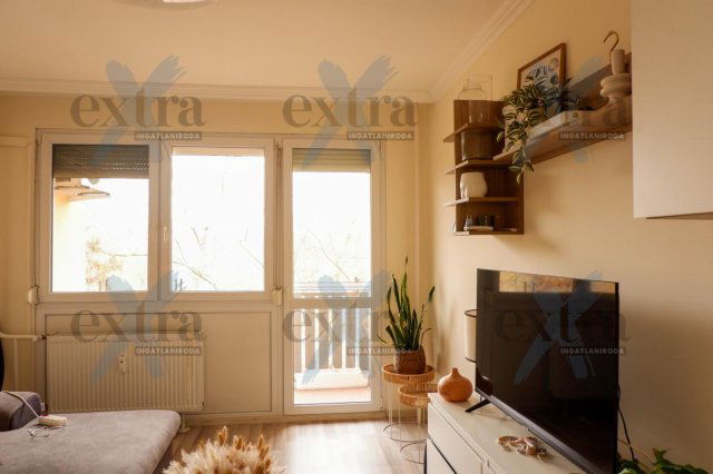 Eladó panellakás, Szegeden 54.9 M Ft, 2 szobás