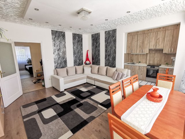 Eladó téglalakás, Győrött 80 M Ft, 1+2 szobás