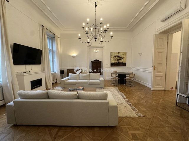 Kiadó téglalakás, albérlet, Budapesten, VI. kerületben