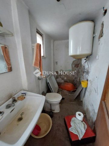 Eladó családi ház, Baján 11.9 M Ft, 2 szobás