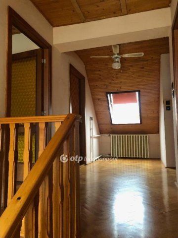 Eladó családi ház, Gyulán 149 M Ft, 5+2 szobás