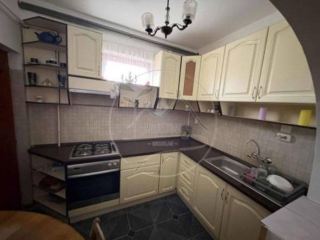 Eladó téglalakás, Gyulán 28.3 M Ft, 3 szobás