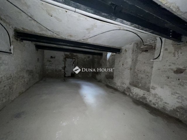 Eladó ipari ingatlan, Budapesten, XIII. kerületben, Huba utcában