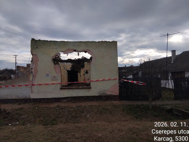 Eladó családi ház, Karcagon 5.9 M Ft, 1+1 szobás