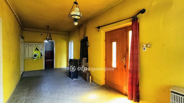 Eladó családi ház, Jászfényszarun 25.9 M Ft, 2 szobás
