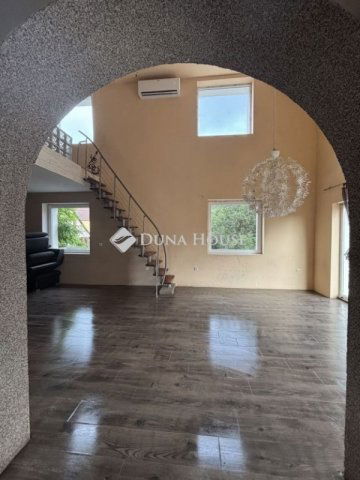 Eladó családi ház, Kerepesen 134.9 M Ft, 4 szobás