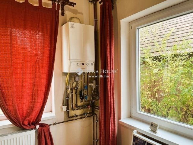 Eladó családi ház, Bugyin 69.9 M Ft, 4 szobás