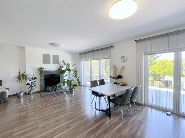 Eladó családi ház, Budaörsön 265 M Ft, 4+1 szobás