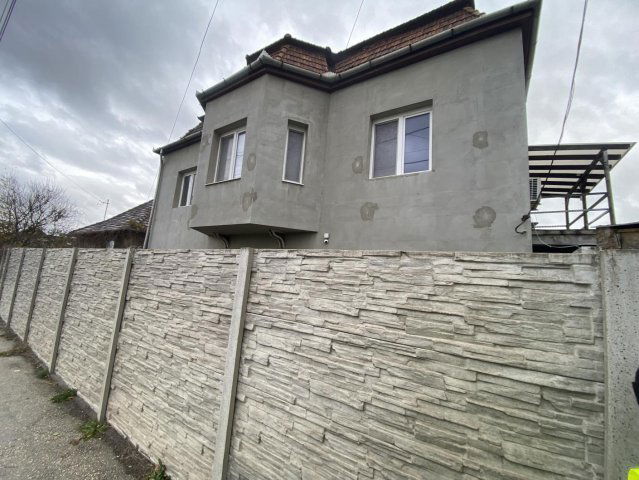 Eladó családi ház, Almásfüzitőn 69.9 M Ft, 4 szobás