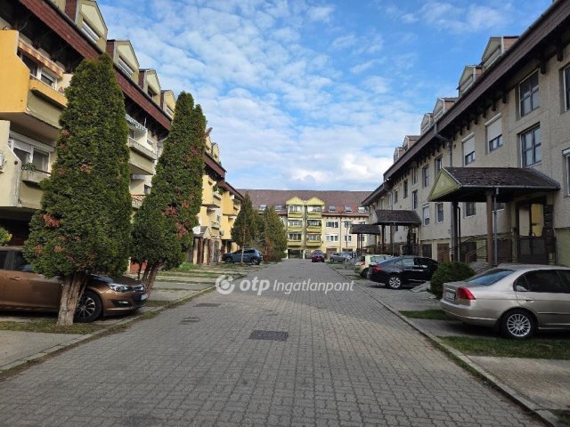 Eladó panellakás, Szentendrén 77 M Ft, 2+1 szobás