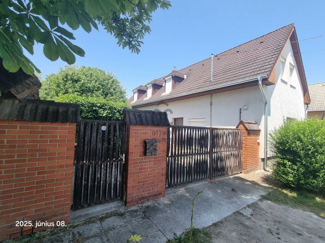 Eladó családi ház, Balatonkenesén 97 M Ft, 4 szobás