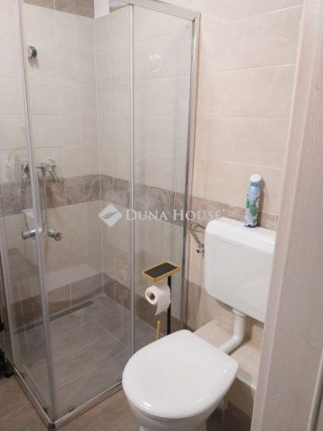 Kiadó téglalakás, albérlet, Pécsett 250 E Ft / hó, 2 szobás