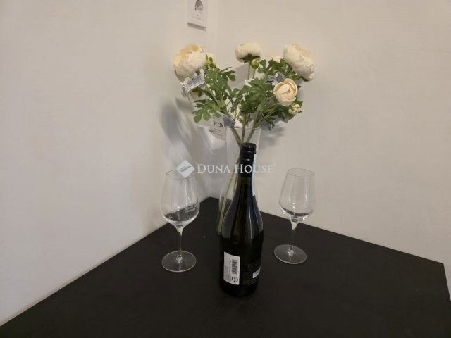 Eladó téglalakás, Budapesten, II. kerületben 44 M Ft, 1 szobás