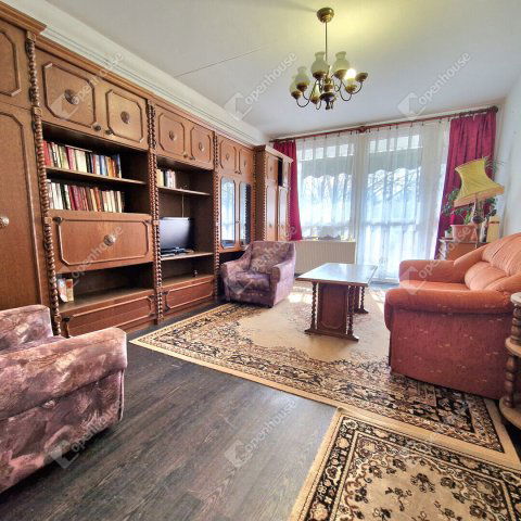 Eladó panellakás, Siófokon 49.99 M Ft, 3 szobás