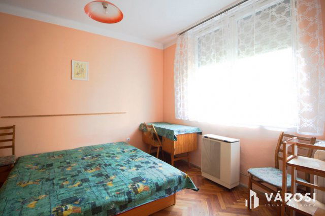 Eladó téglalakás, Békéscsabán 22 M Ft, 2 szobás