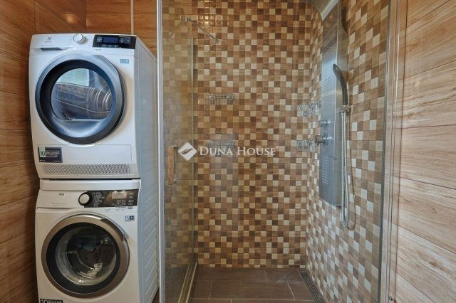 Eladó családi ház, Budapesten, XVI. kerületben 154.99 M Ft