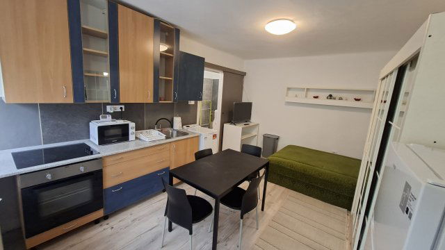Kiadó téglalakás, albérlet, Pécsett 100 E Ft / hó, 1 szobás