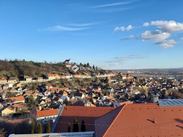 Eladó téglalakás, Pécsett 49 M Ft, 1 szobás