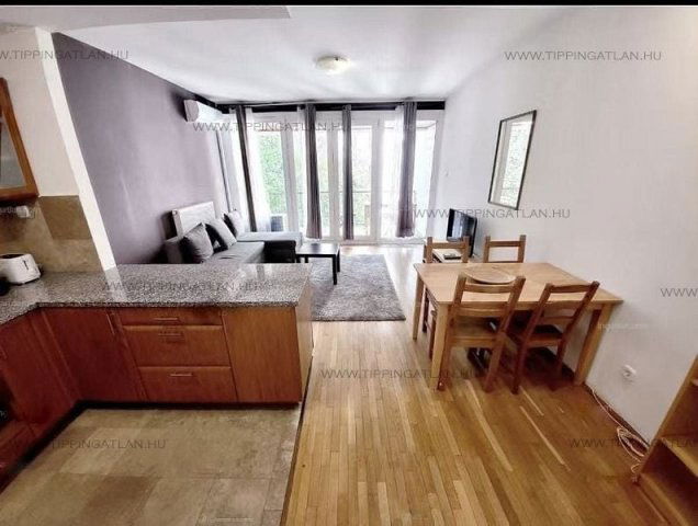 Eladó téglalakás, Budapesten, VII. kerületben, Kazinczy utcában