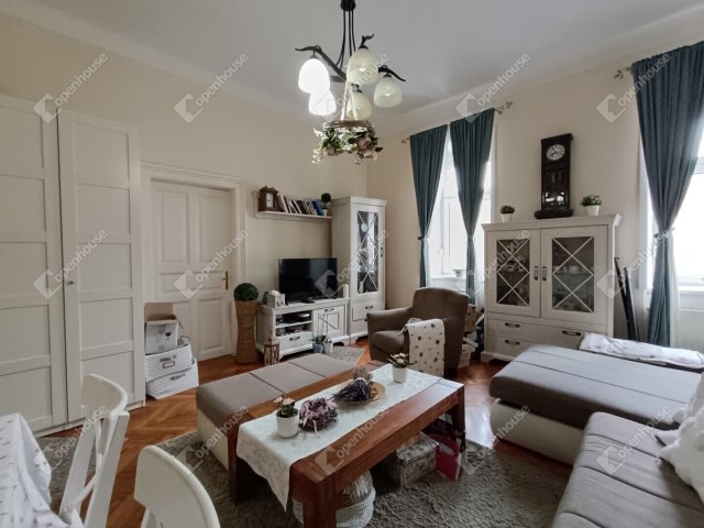 Eladó téglalakás, Sopronban 95.2 M Ft, 3 szobás