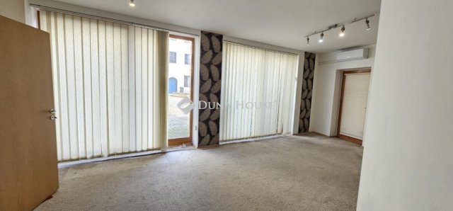 Eladó iroda, Pécsett 59.99 M Ft / költözzbe.hu