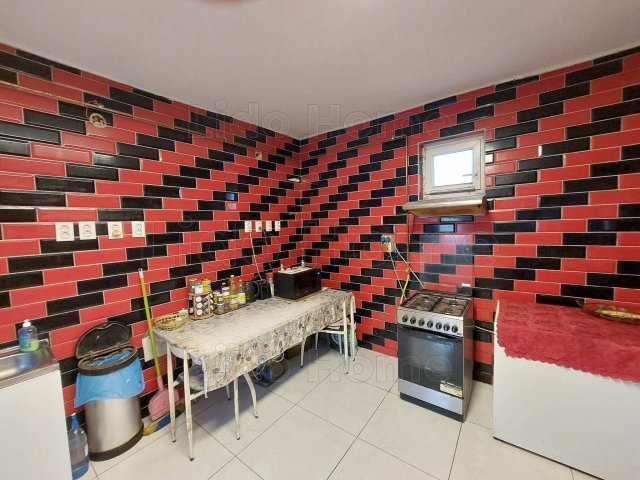 Eladó családi ház, Csökölyön 60 M Ft, 5 szobás