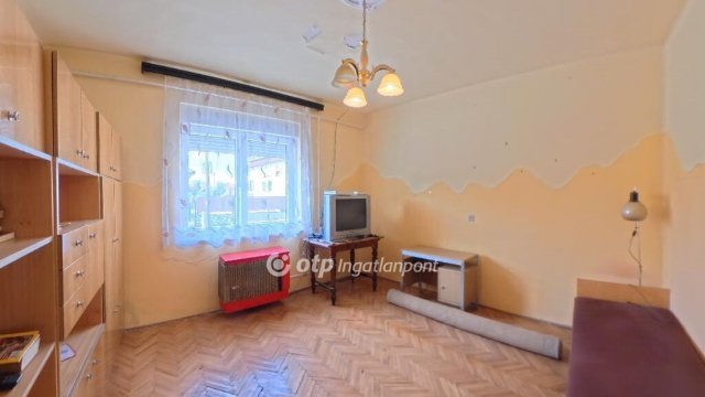 Eladó családi ház, Mezőkövesden 39.9 M Ft, 2 szobás