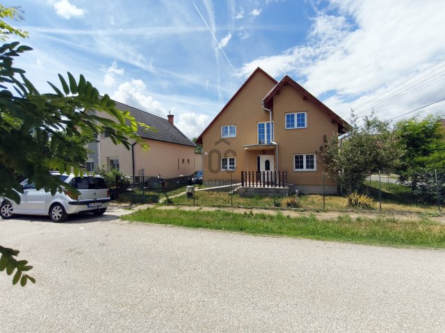 Eladó családi ház, Gyömrőn, Dobó utcában 130 M Ft, 7 szobás