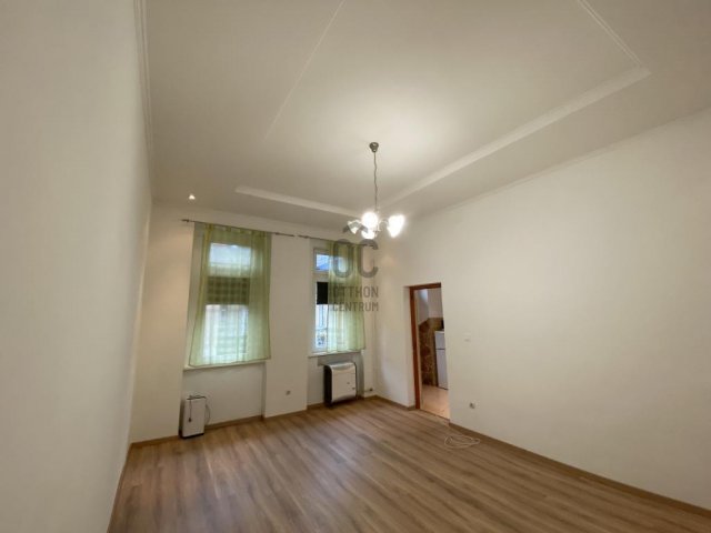 Eladó téglalakás, Budapesten, VIII. kerületben 52.5 M Ft