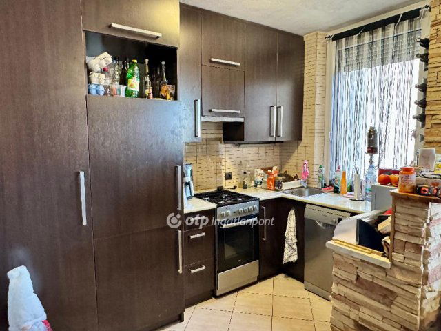 Eladó téglalakás, Székesfehérvárott 53.5 M Ft, 2 szobás