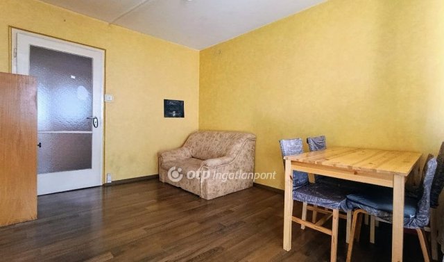 Eladó panellakás, Budapesten, III. kerületben 64.9 M Ft, 2 szobás