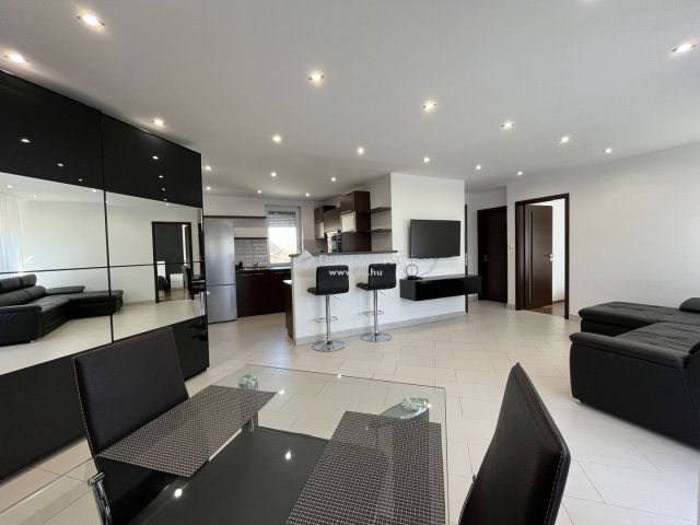 Kiadó téglalakás, albérlet, Nyíregyházán, Újszőlő utcában