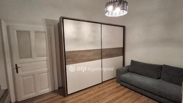 Eladó téglalakás, Budapesten, VI. kerületben 66.5 M Ft