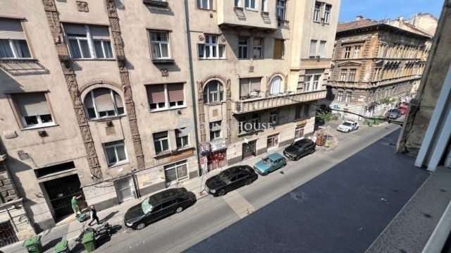 Eladó téglalakás, Budapesten, VII. kerületben 85.49 M Ft